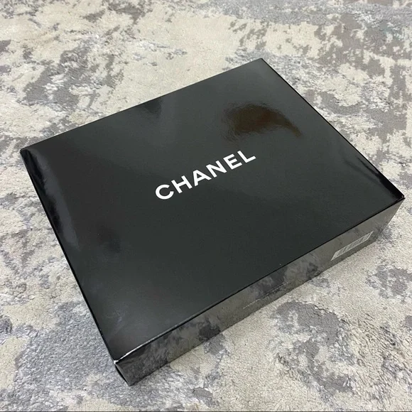 Chanel SWIPE AND GLOW Highlighter and Lip Set - Picture 3 of 7